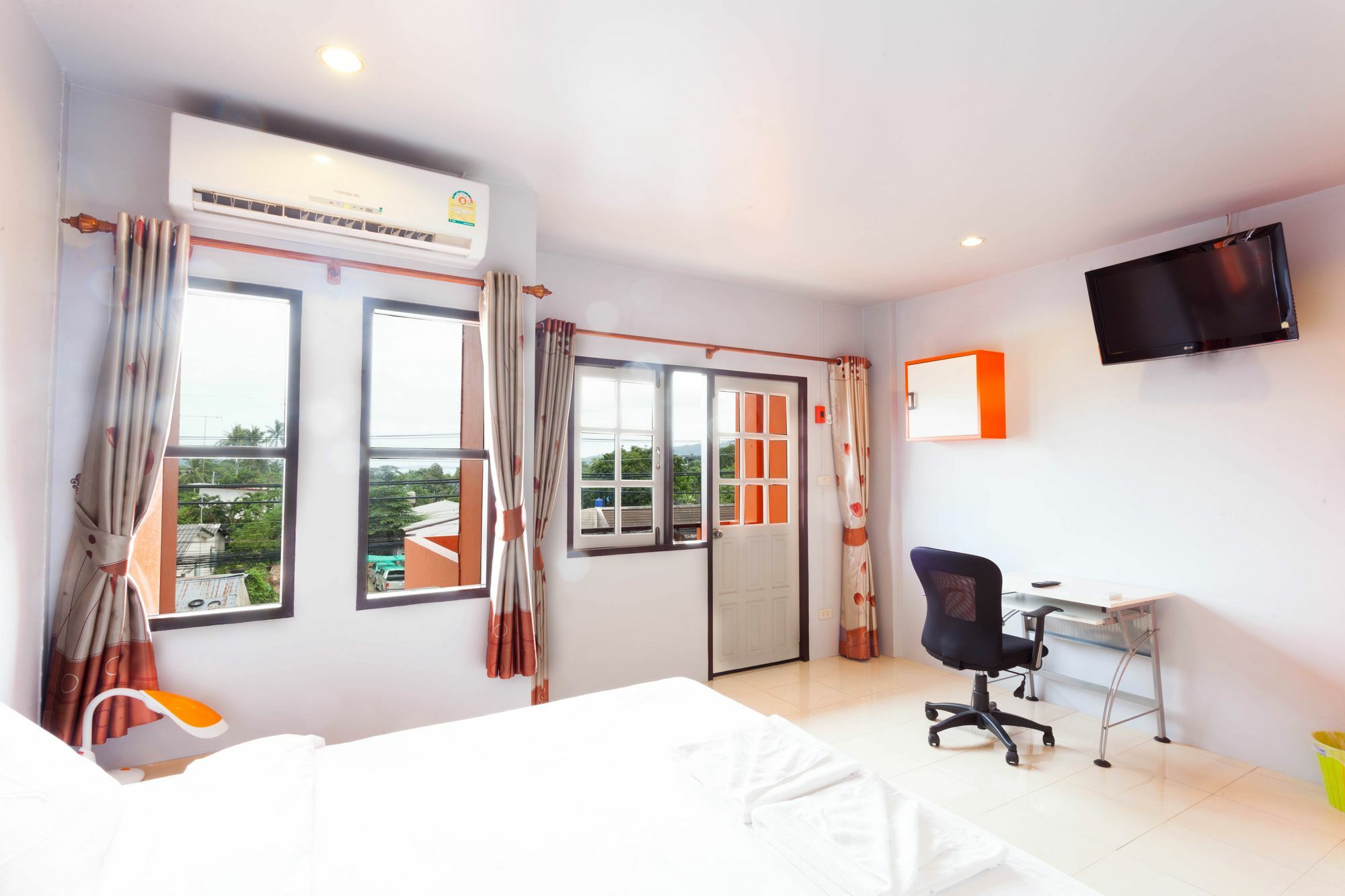 Luna Guesthouse And Travel Rawai エクステリア 写真